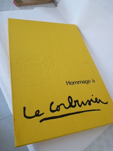 Coffret hommage le - à,