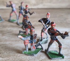 17 Soldats de Plomb Anciens