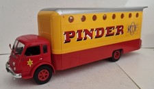 DIREKT COLLECTIONS Ixo 1/43 - Renault Lainéant boxes Pinder