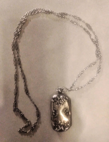 Pendentif porte louis - , ancien
