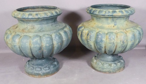 Pair cast iron melon rib - of,