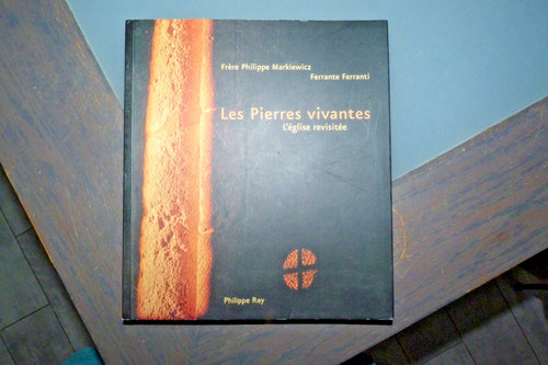 Les pierres vivantes église - les,
