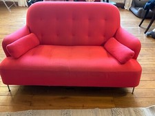 canapé cinna rose élégant 2 places en tissu bon état,  assise parfaite