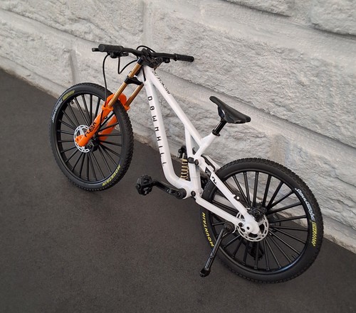 Vélo vtt miniature échelle - vélo,