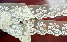 DENTELLE ANCIENNE -  Valenciennes  XIXème fond maille carrée 1.65 m aux fuseaux