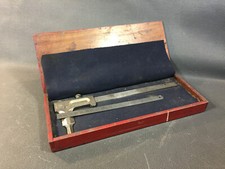 Ancien pied à coulisse et