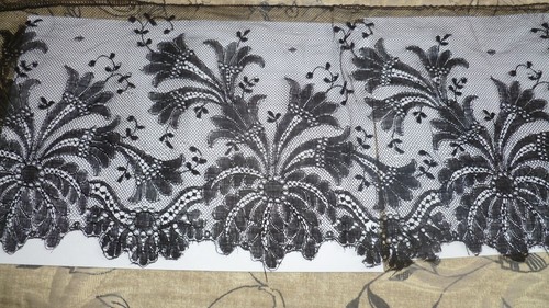 Large dentelle ancienne noire - large,