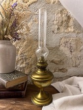 Lampe à pétrole ancienne en