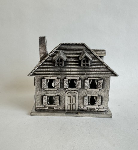 Ancienne boîte tirelire