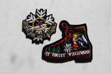 2 ECUSSONS BRODES EN TISSU /