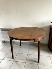 Table danoise Hans Olsen pour