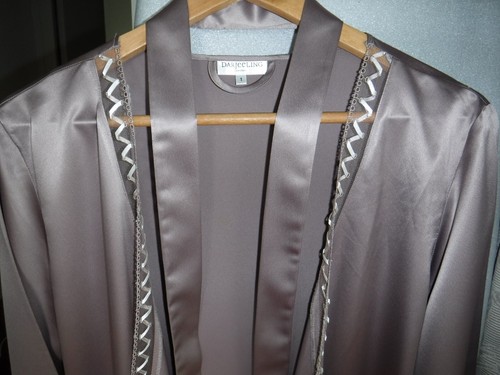 Peignoir satin élégant et - en,