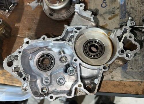 Carter moteur gauche côté
