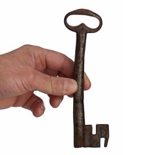 Large antique key gate lock barn wrought iron key 17th 18th XVIII n9