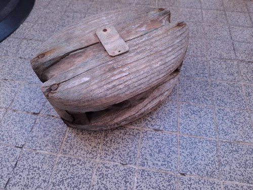 Ancienne poulie bateau - ancienne,