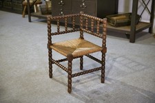 Chaise d'angle en bois tourné