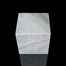 Sculpture De Table Cube En