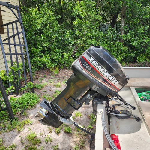 2005 tracker bass boat