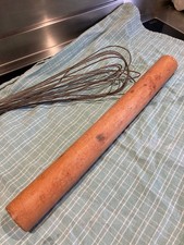 Vieux rouleau à pâtisserie