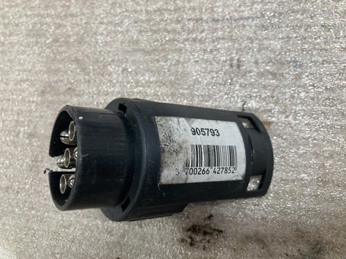 Adaptateur convertisseur prise