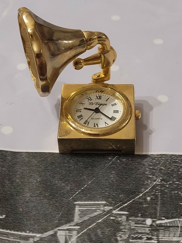 Temps gold metal - gold, vintage