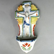 Bénitier faïence XIXe Christ
