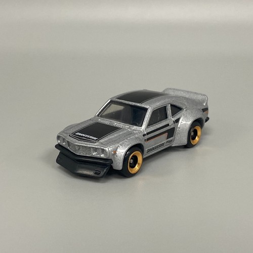 Hot wheels figurine - hot,