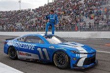 LAST CHANCE: 2 Garage & Pit Pass at Martinsville Speedway weekend of Oct. 24-26