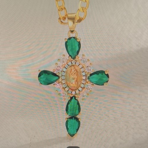 Collier pendentif croix