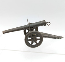 Canon ancien jouet en métal