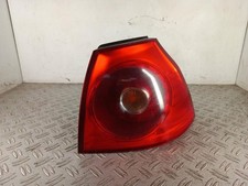 Feu arriere principal droit