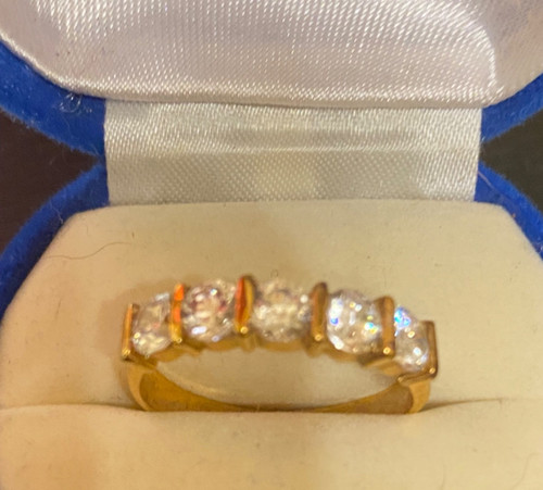 Merveilleuse bague plaqué or - ,