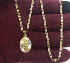 18k Gold Plated Virgen de Guadalupe Medal & Chain 20, Cadena y Dije oro laminado