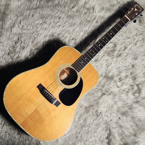 Guitare acoustique vintage