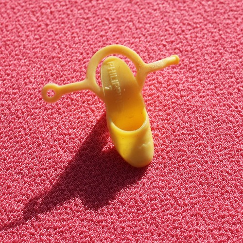 Chaussure jaune pour barbie - chaussure,