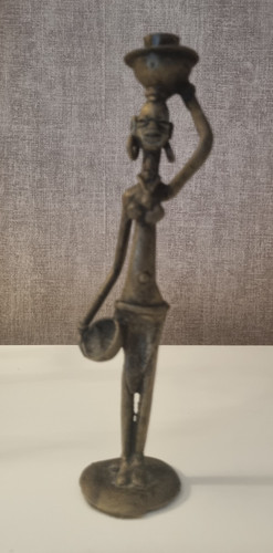 Statue africaine femme avec