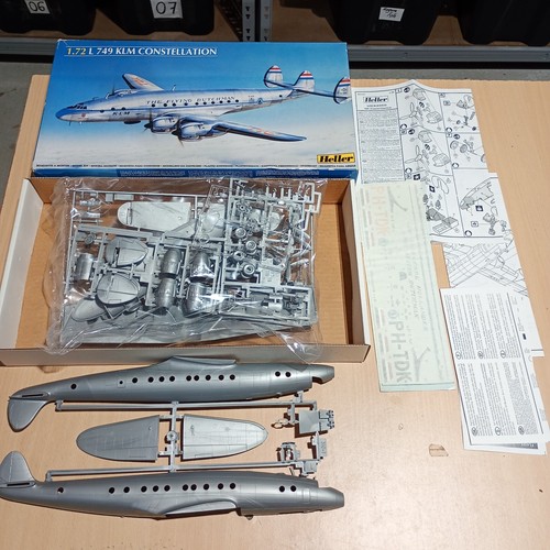 Lockheed 749 klm - 749,