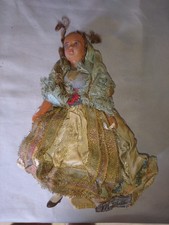 ANCIENNE BELLE POUPEE COLLECTION MAGALI FOLKLORIQUE 1950 en celluloïd