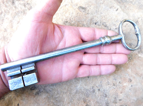 Old large key iron - cm,
