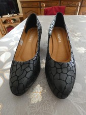 NEUF Paire de chaussures