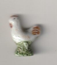 Antique bean - CHICKEN on green base - porcelain