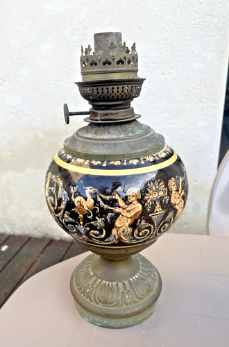 Lampe pétrole faience de - pétrole,