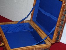 Valise, mallette en osier