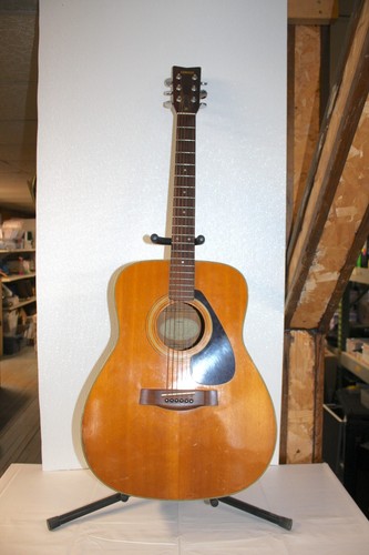 Yamaha 335 acoustic guitar - yamaha,