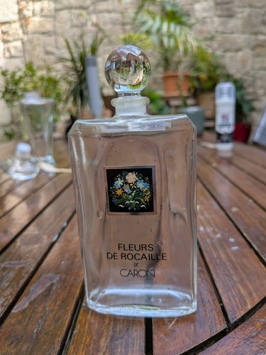 Flacon vide fleurs - fleurs, rocaille