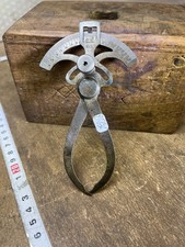 Compas Horloger, Bijoutier