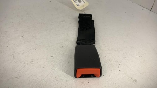 Attache ceinture arriere