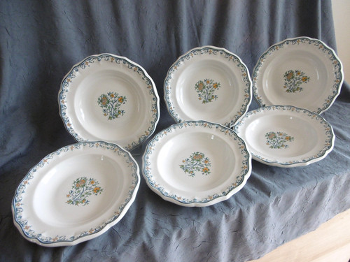 Six assiettes creuses - assiettes, faience
