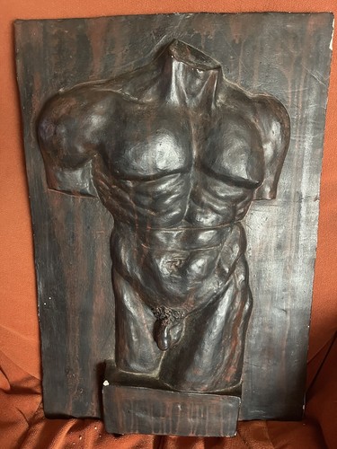 Bas relief plâtre - bas,