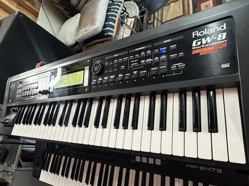 Roland workstation 61 - gw-8,